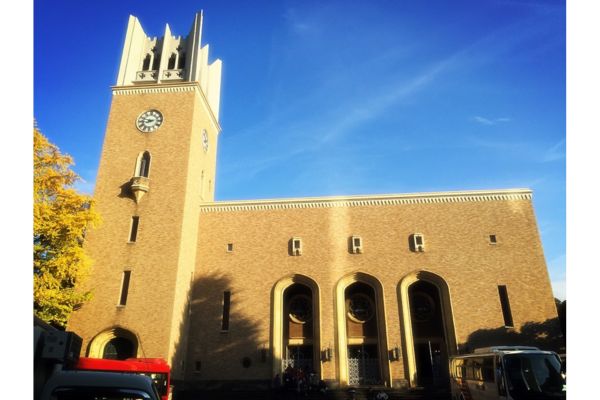 早稲田大学